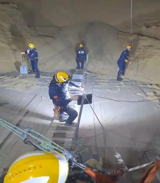 Bombeiros localizam corpo de trabalhador soterrado em silo da Cotrisoja em Tapera