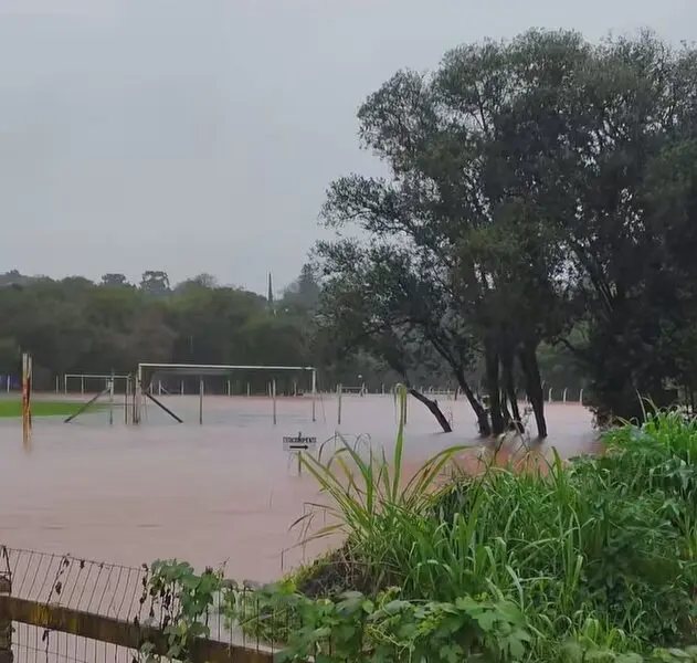 Rios Fiúza e Ijuí transbordam em Panambi