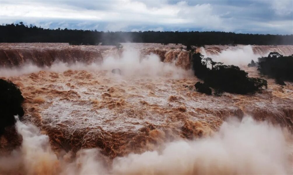 Cataratas do Iguaçu atingem nível histórico de vazão de água Rádio Sulbrasileira