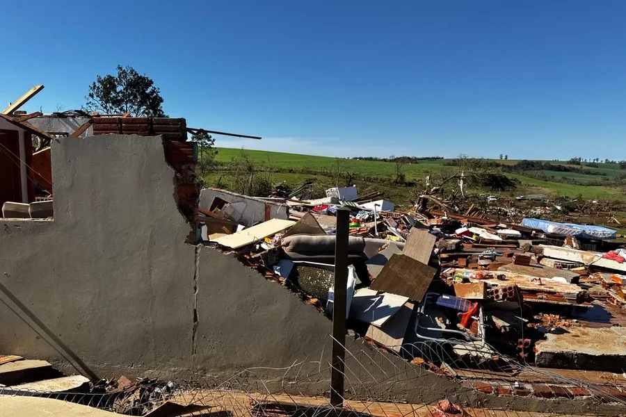 Tornado que atingiu o Noroeste gaúcho pode ter alcançado ventos de até 300 km/h, projeta MetSul