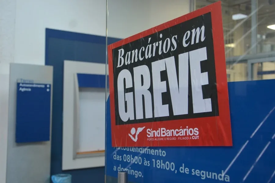 TST manda encerrar greve e funcionários da Caixa devem retornar ao trabalho  nesta quarta
